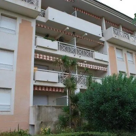 2 Pieces Confortable Au Lavandou 34m² + Terrasse, A 800m De La Plage, 4 Personnes. - Fr-1-803-17 Apartment Le Lavandou